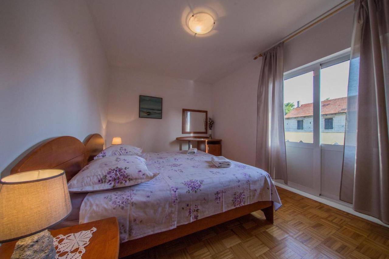 Apartmani Katija Комижа Экстерьер фото