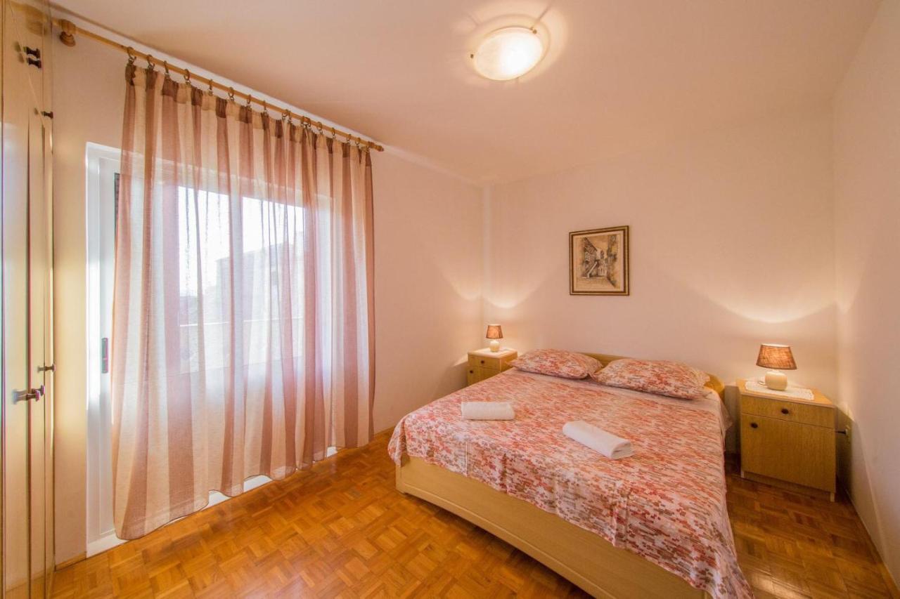 Apartmani Katija Комижа Экстерьер фото