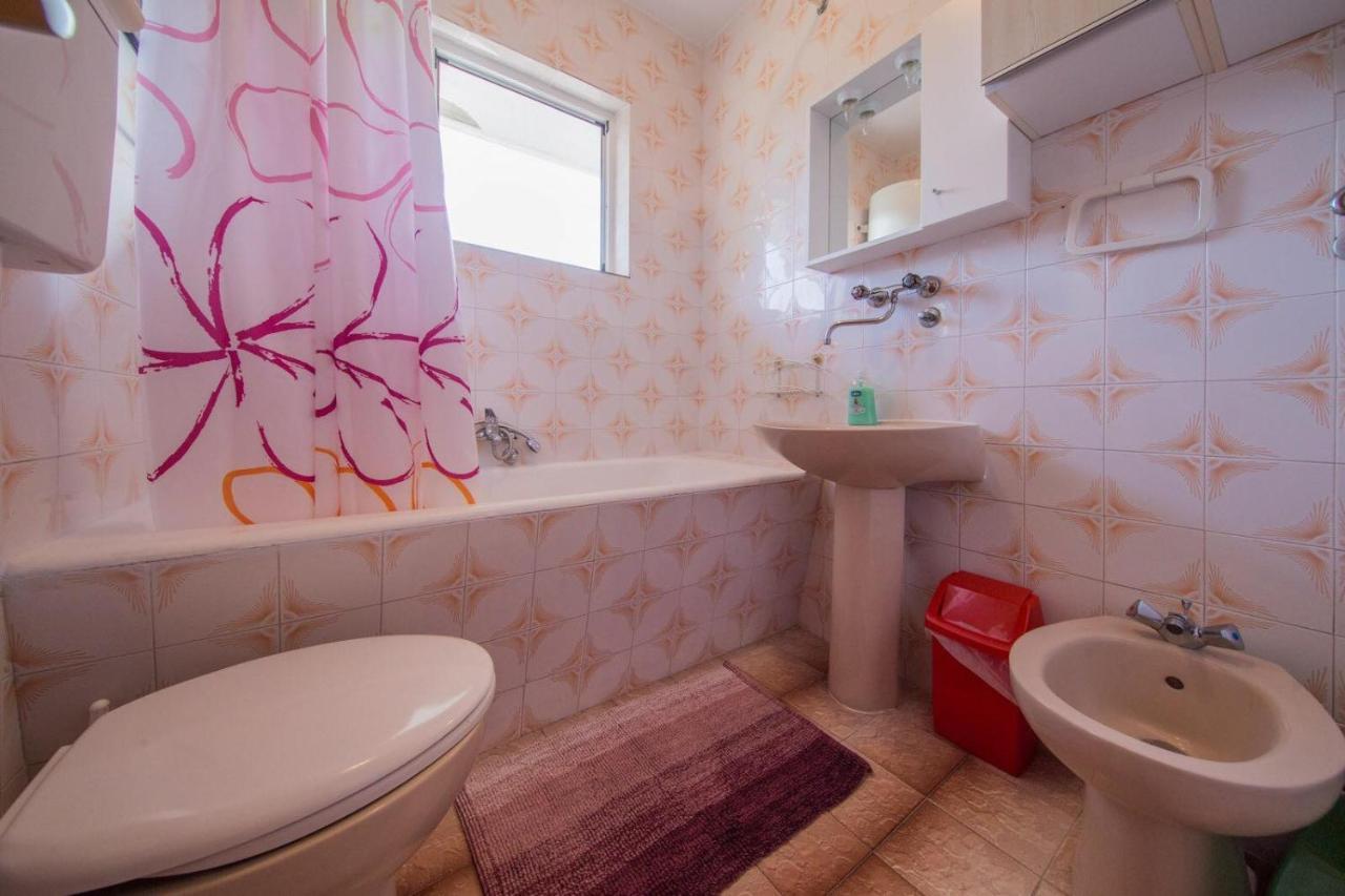 Apartmani Katija Комижа Экстерьер фото
