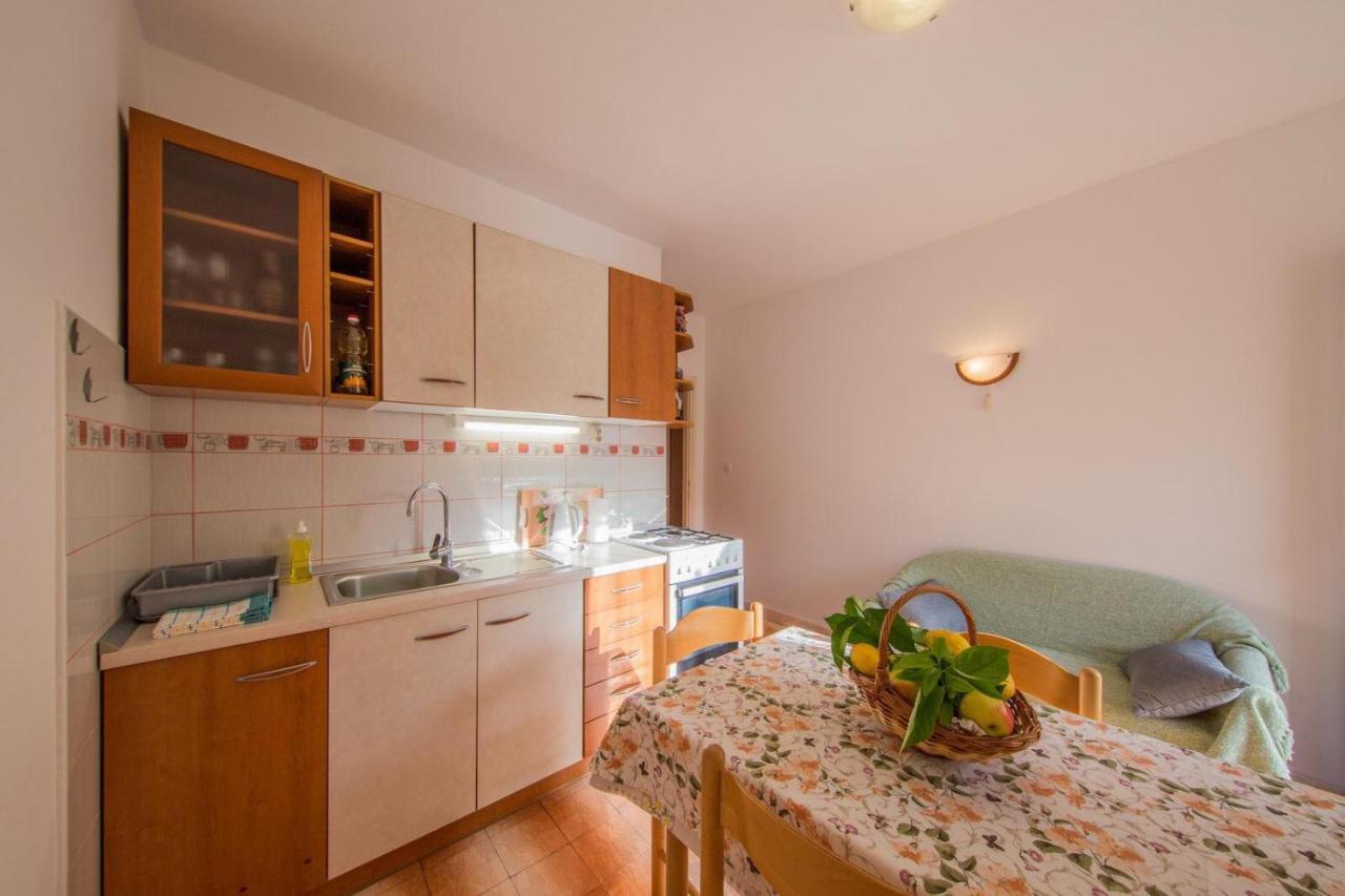 Apartmani Katija Комижа Экстерьер фото