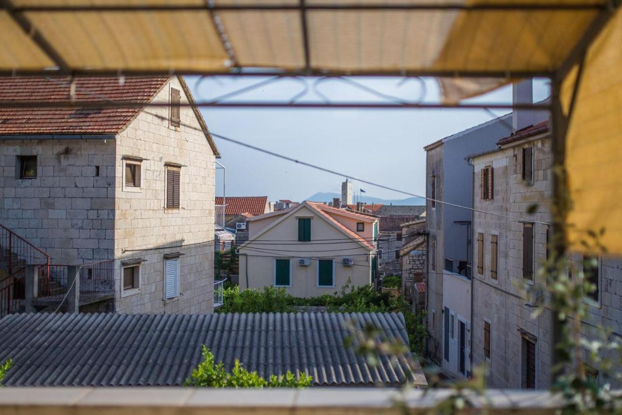 Apartmani Katija Комижа Экстерьер фото