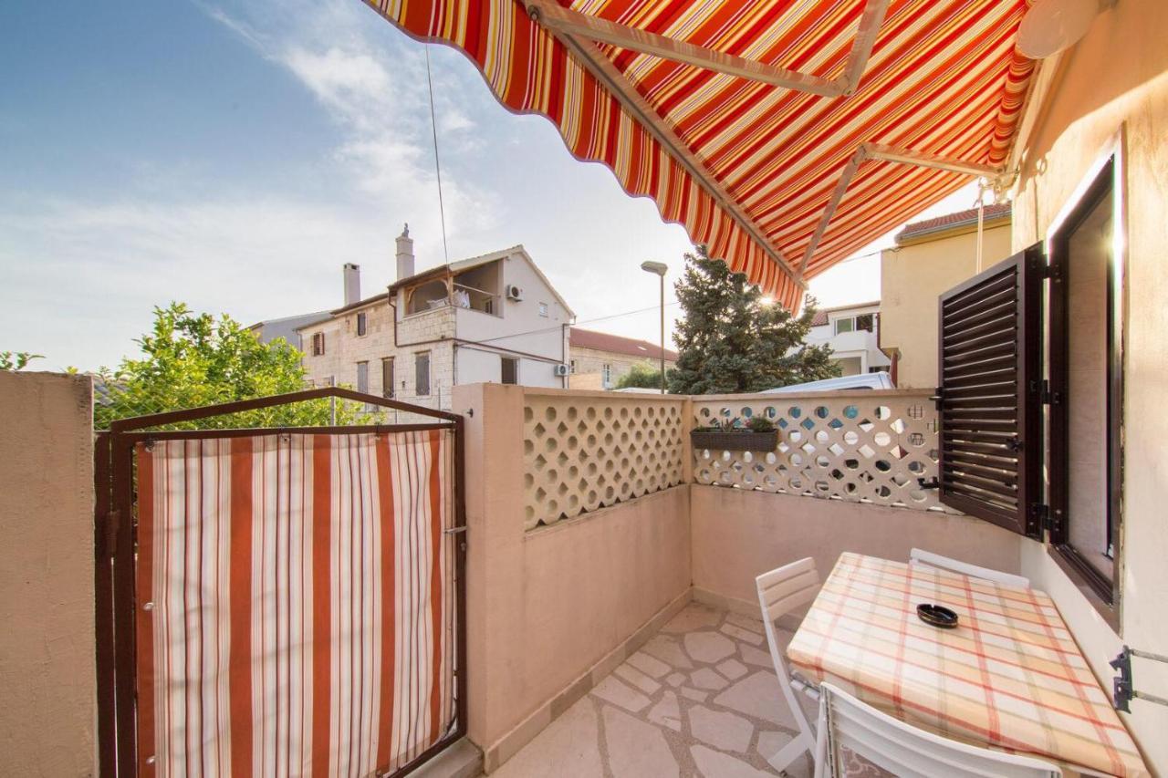 Apartmani Katija Комижа Экстерьер фото